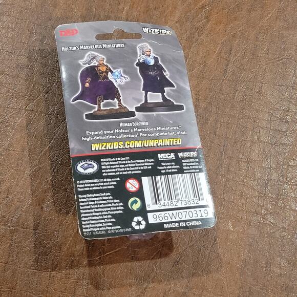 Nolzurs Marvelous Miniatures Wizkids D&D Female Human Sorcerer 70832 New - Picture 7 of 10